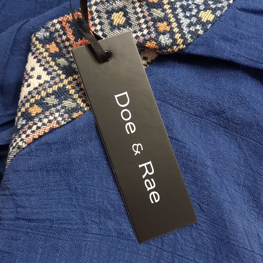 Doe & Rae Embroidered Crinkle Top - Picture 14 of 16